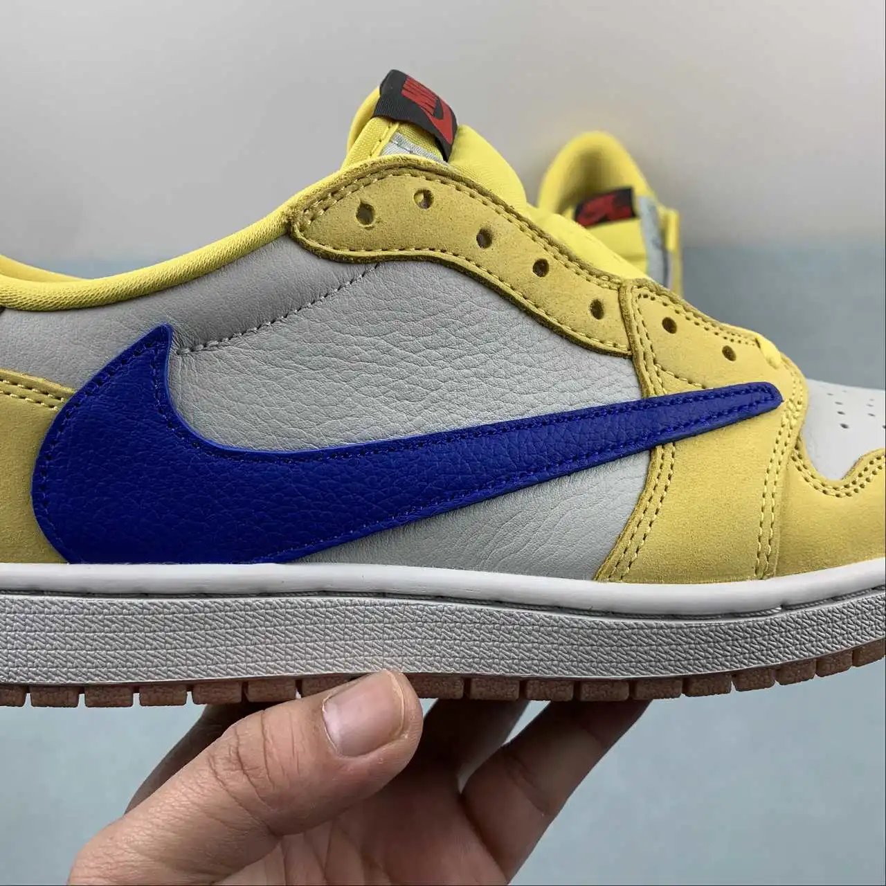 Air Jordan 1 Low DZ4137-700 9