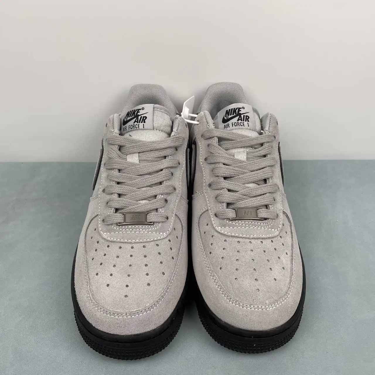 Nike Air Force 1 HQ1966-001 thumbnail 3