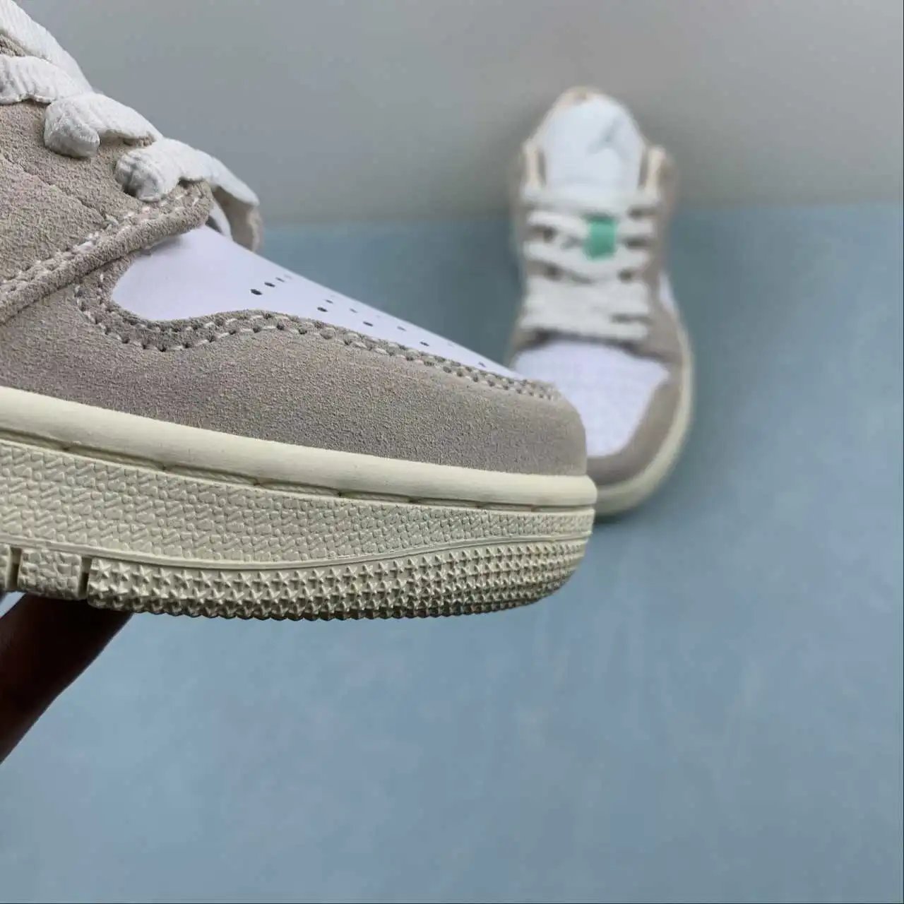 Air Jordan 1 Low DZ5356-800 7