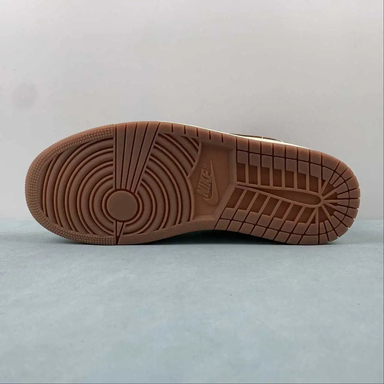 Air Jordan 1 Low FZ5045-091 11