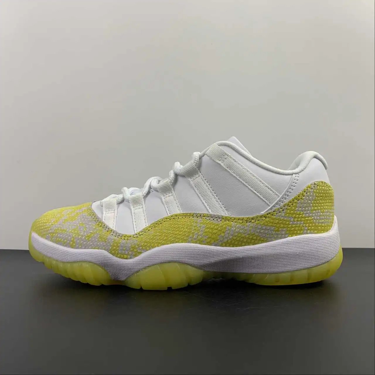 Air Jordan 11 AH7860-107 6