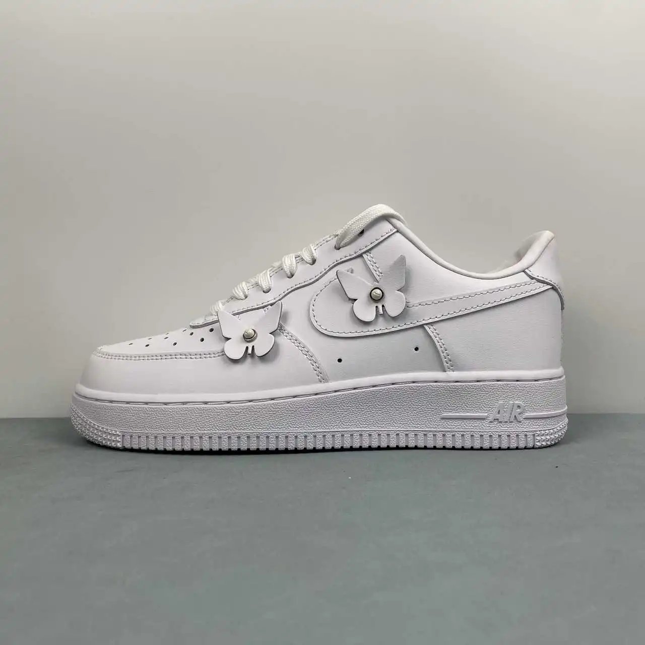 Nike Air Force 1 IH4480-100 thumbnail 4