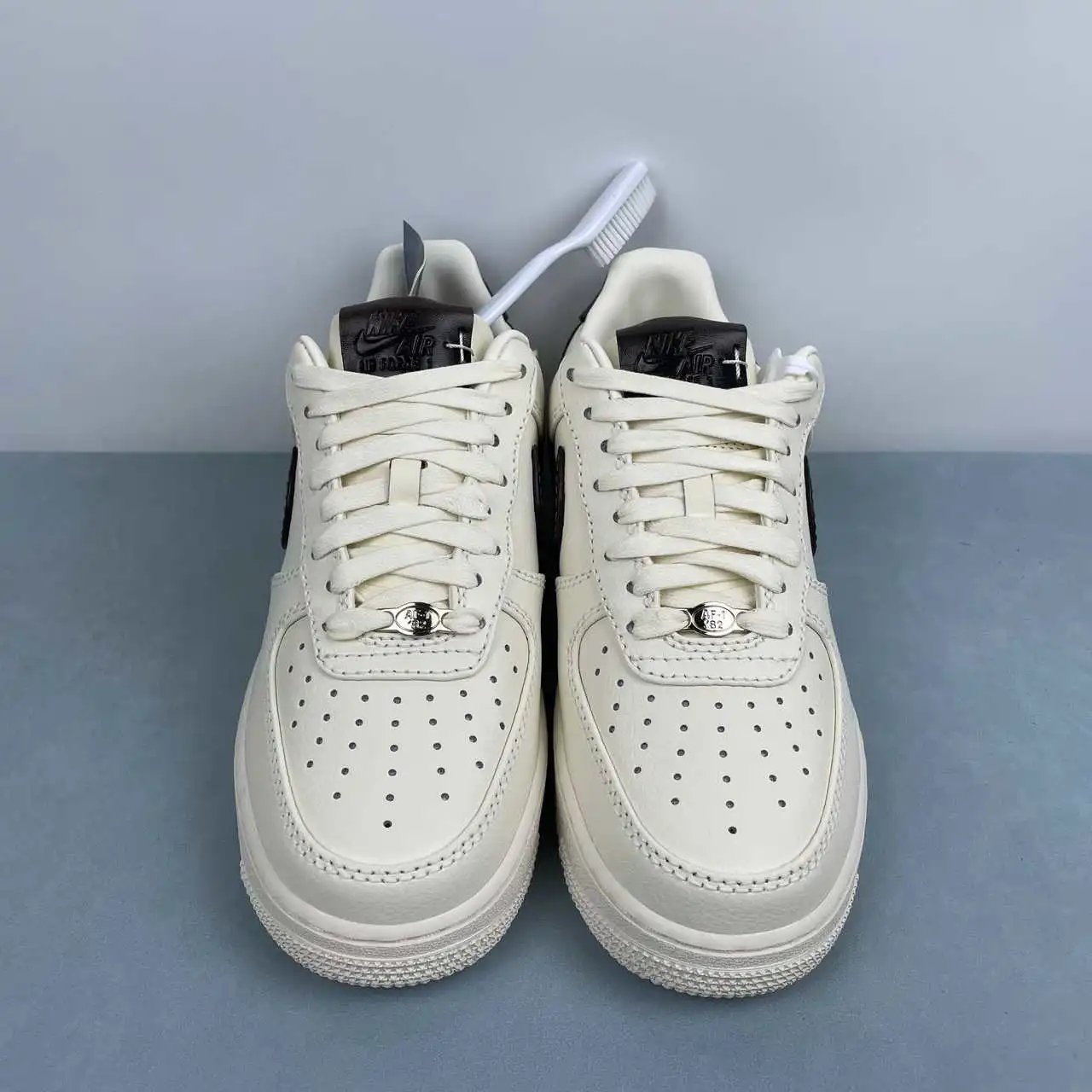 Nike Air Force 1 IH7332-001 thumbnail 3