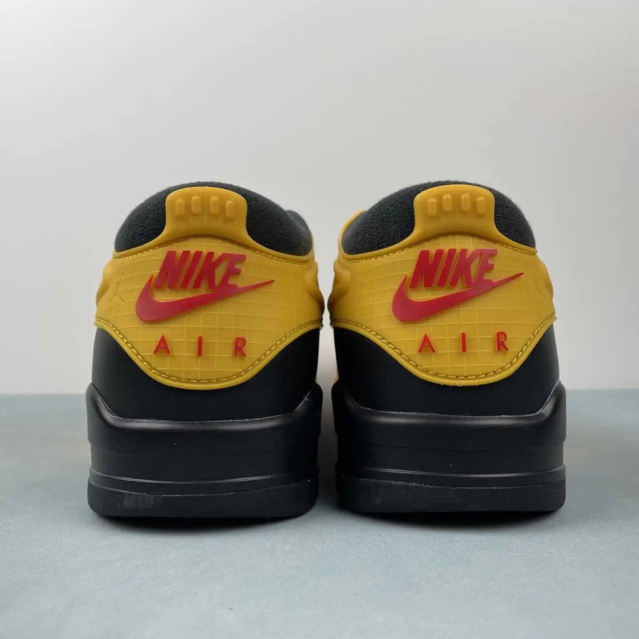 Air Jordan 4 FQ7939-007 thumbnail 3