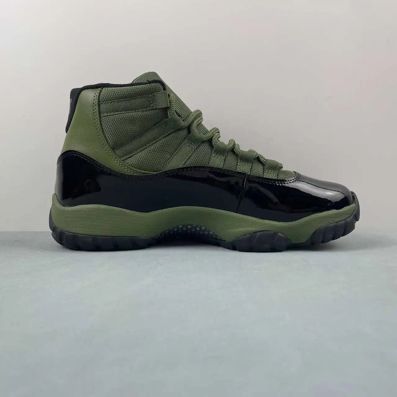 Air Jordan 11 CT8012-300 5