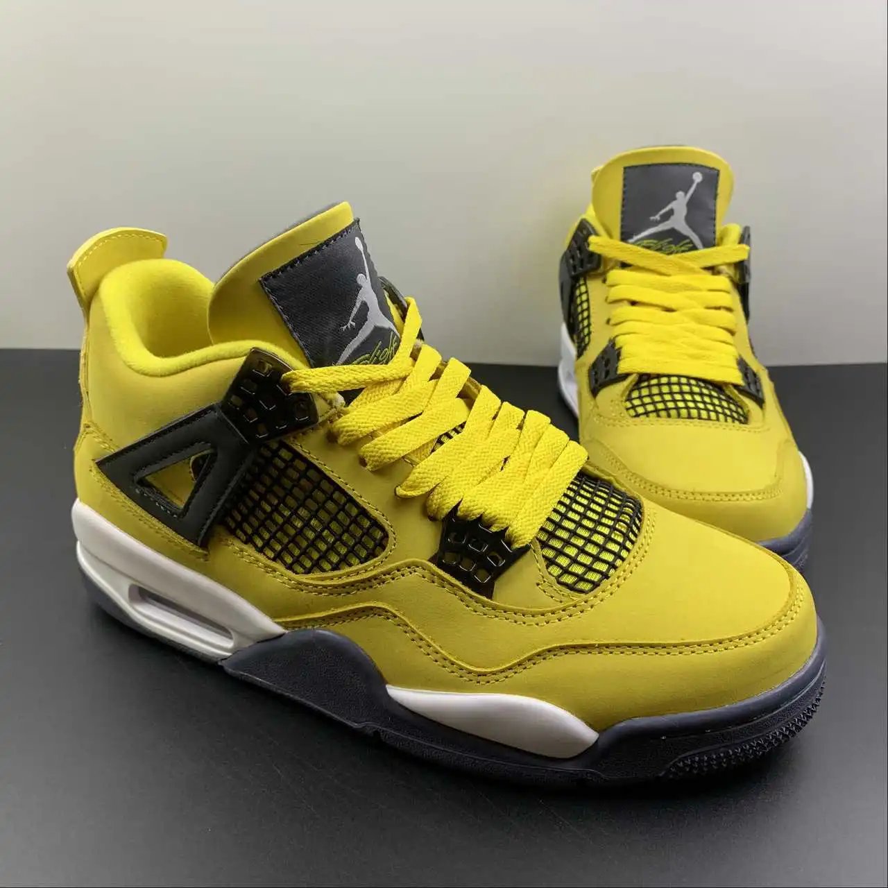 Air Jordan 4 CT8527-700 thumbnail 2