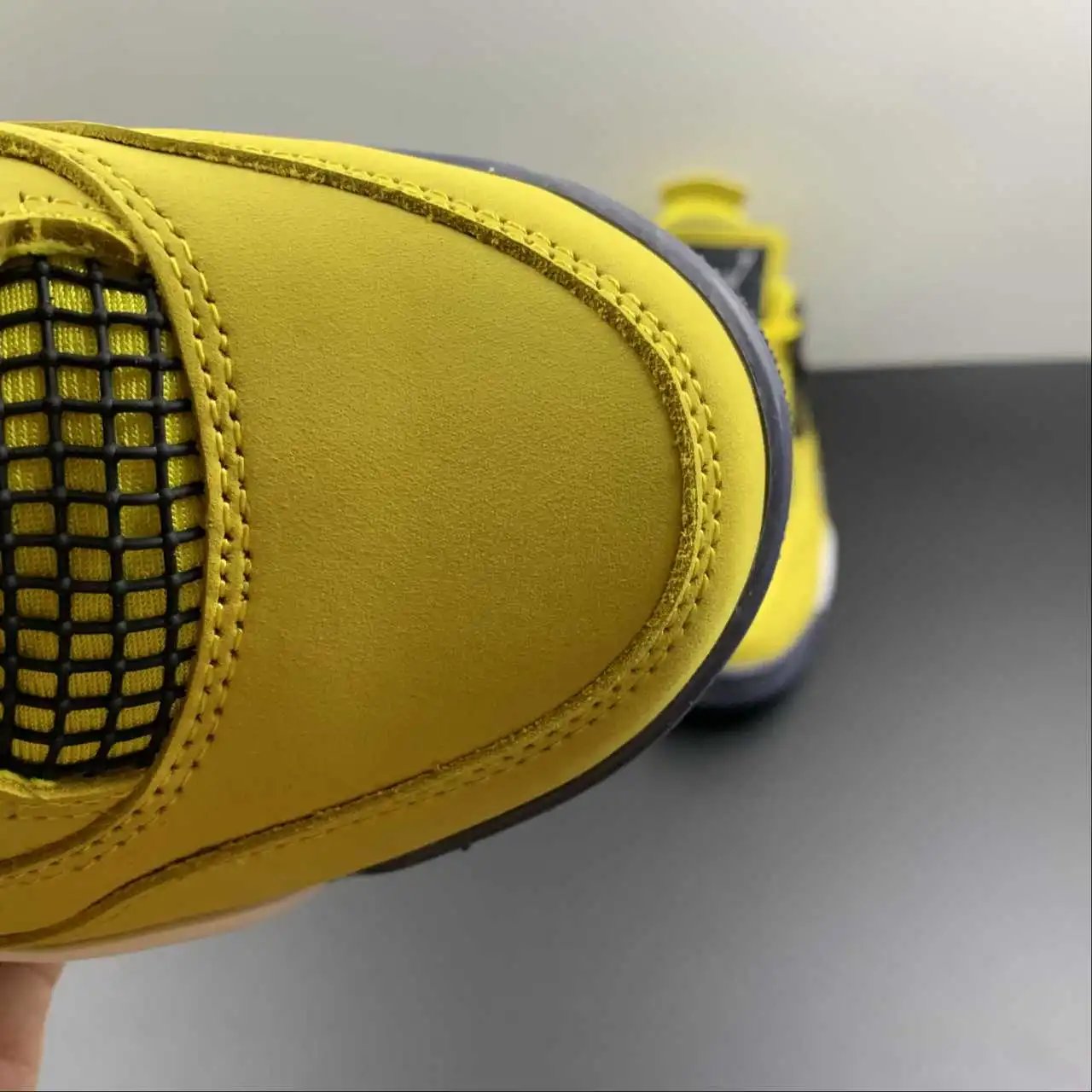 Air Jordan 4 CT8527-700 8