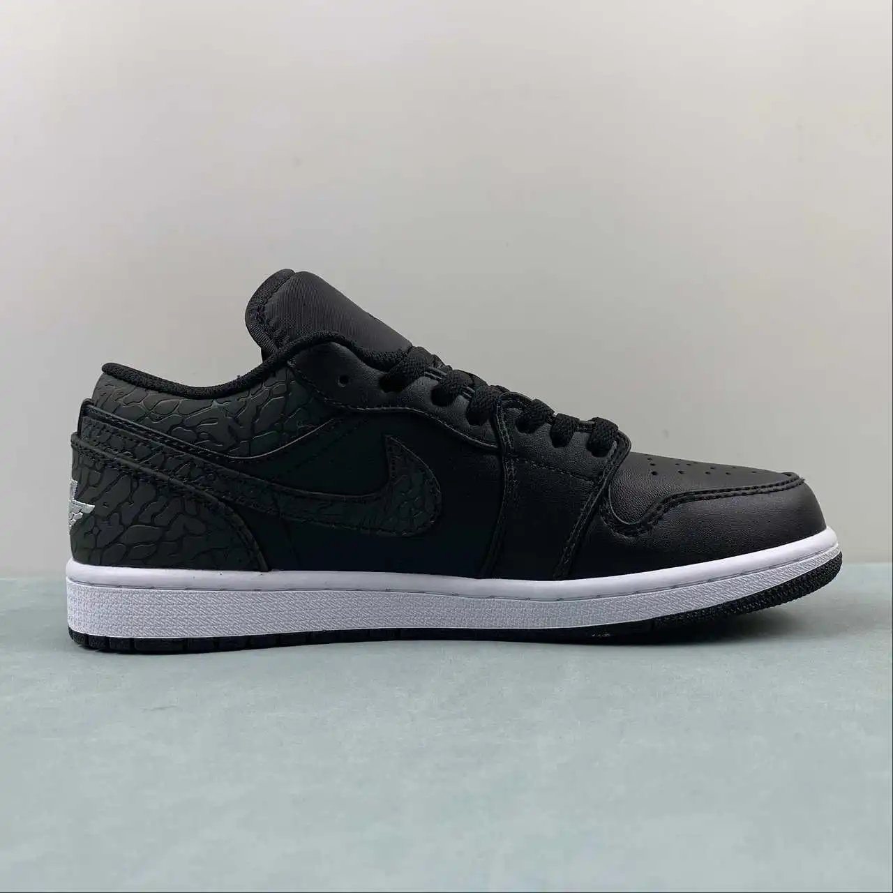 Air Jordan 1 Low FB9907-001 6