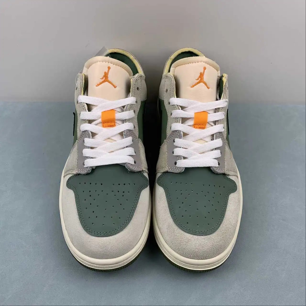 Air Jordan 1 Low FD6819-300 thumbnail 3