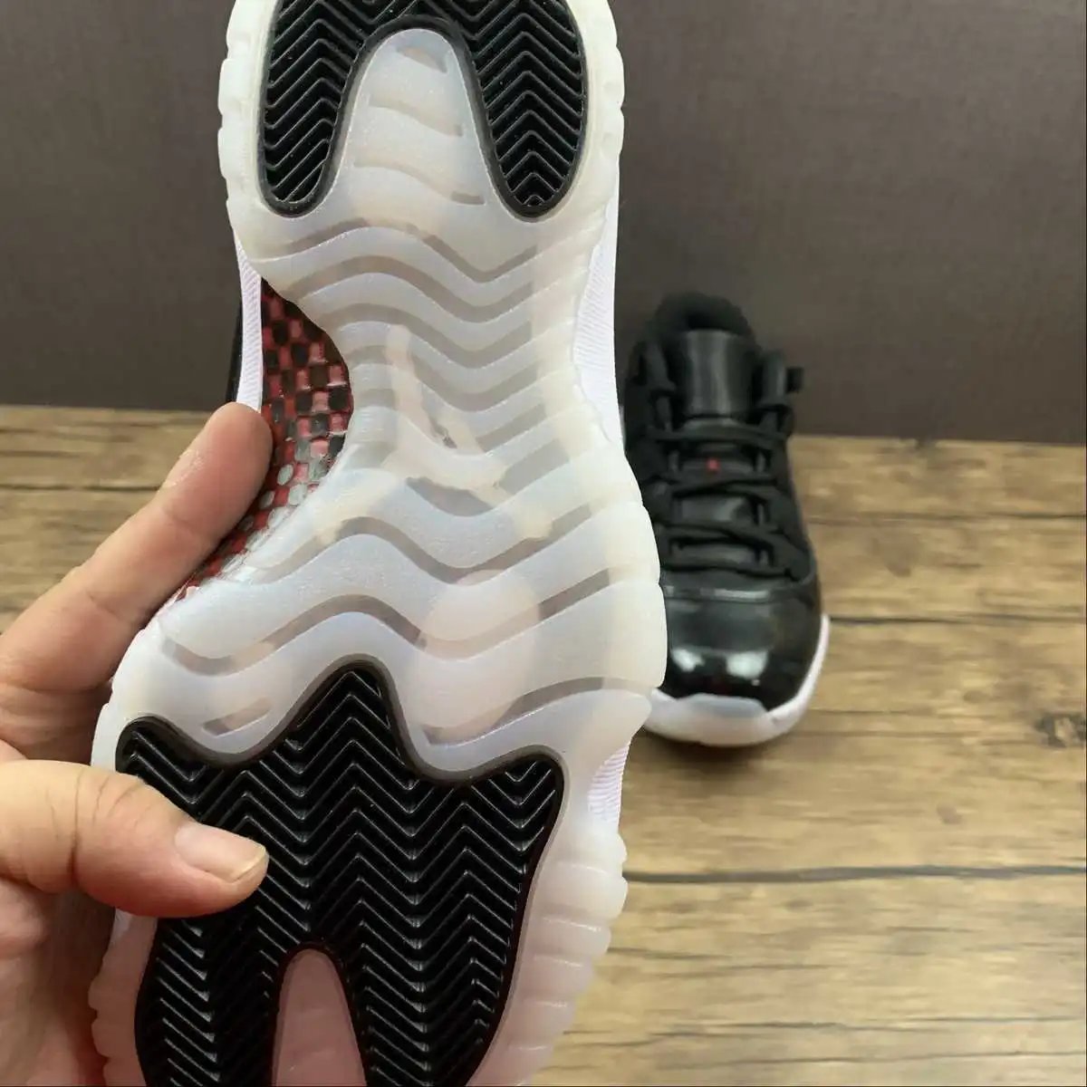 Air Jordan 11 AV2187-001 11