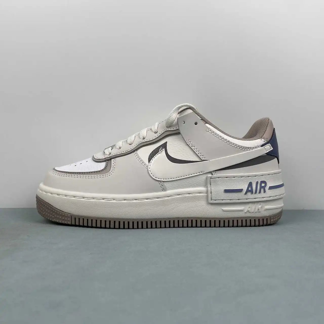 Nike Air Force 1 IO7594-101 thumbnail 4