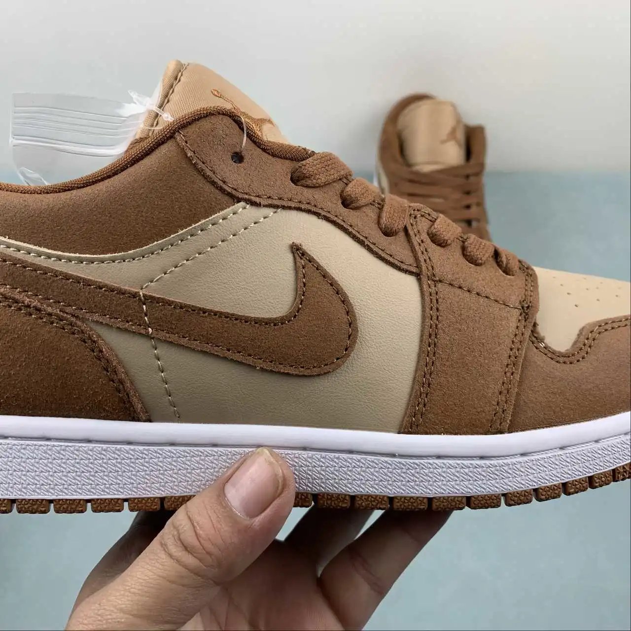 Air Jordan 1 Low FJ3453-200 9
