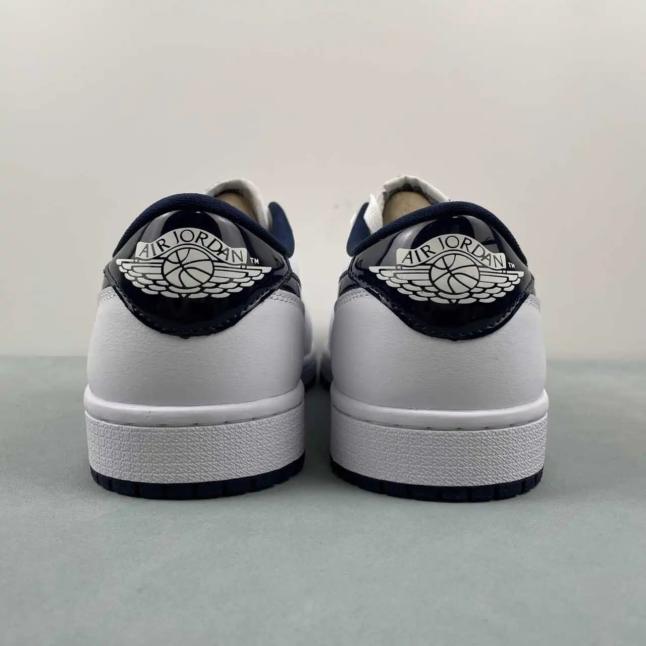 Air Jordan 1 Low FB9933-141 thumbnail 4
