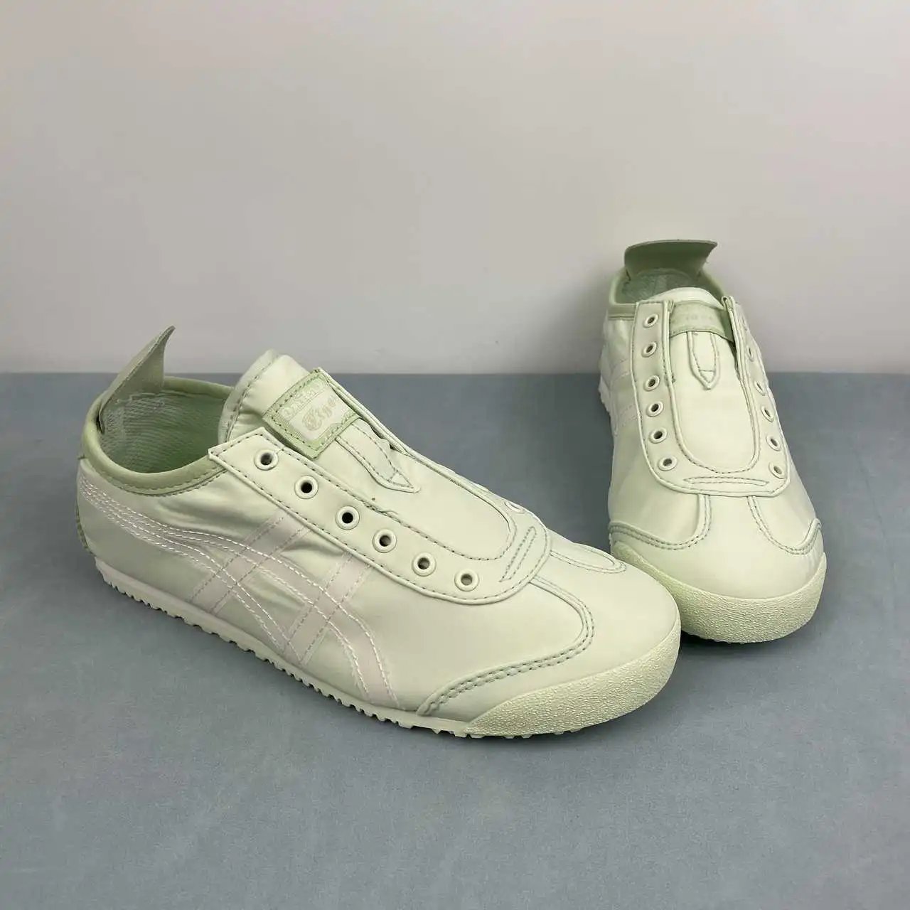 Asics Onitsuka Tiger MEXICO 66 SLIP-ON 1183B603-303 thumbnail 2