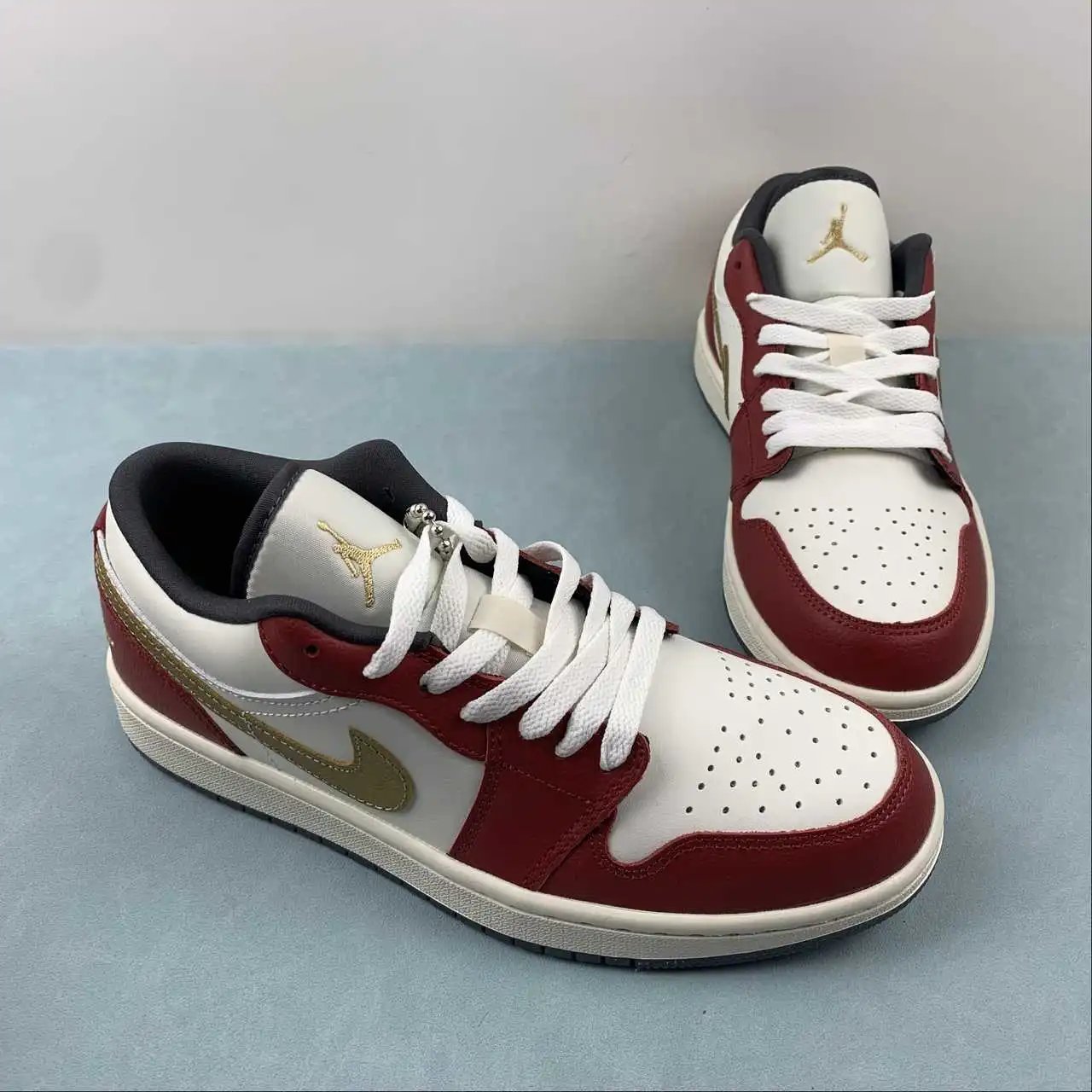 Air Jordan 1 Low FJ5735-100 thumbnail 2