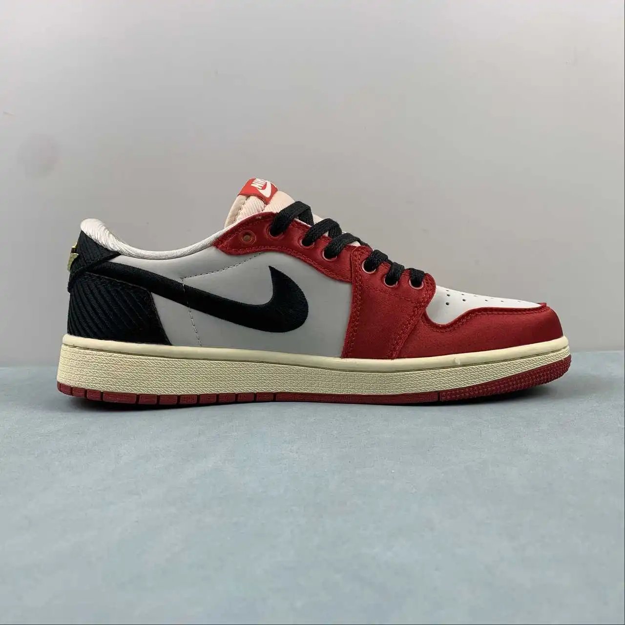 Air Jordan 1 Low FN0432-100 6