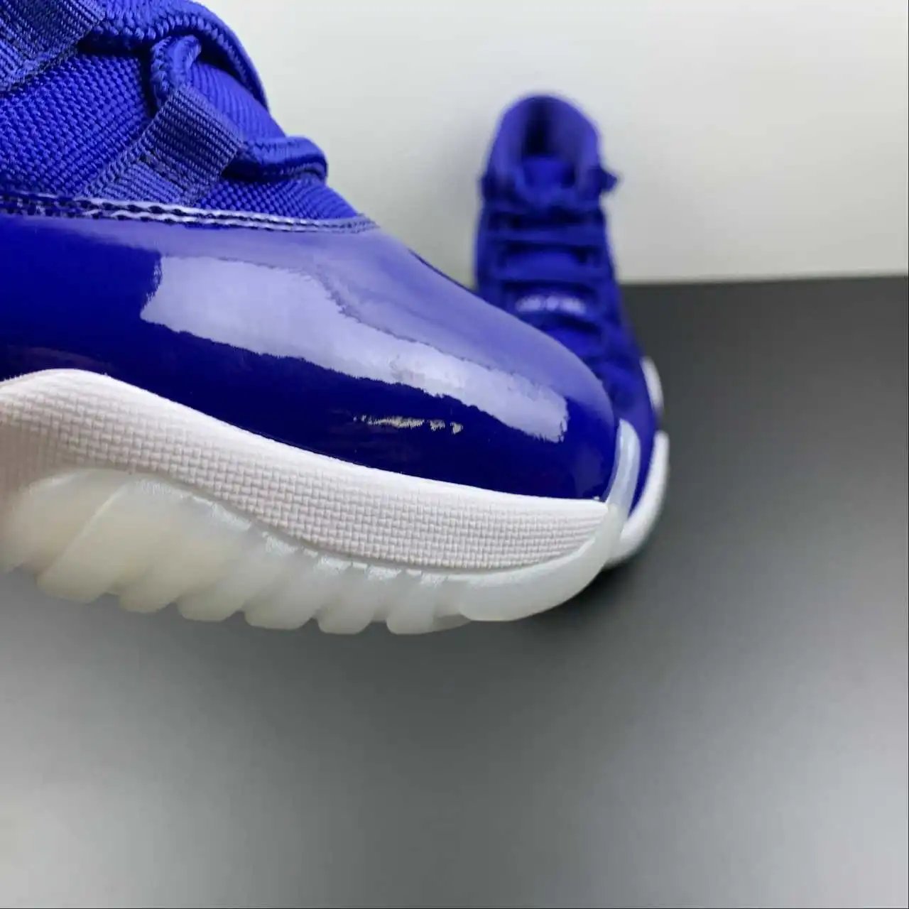 Air Jordan 11 AT7802-115 7