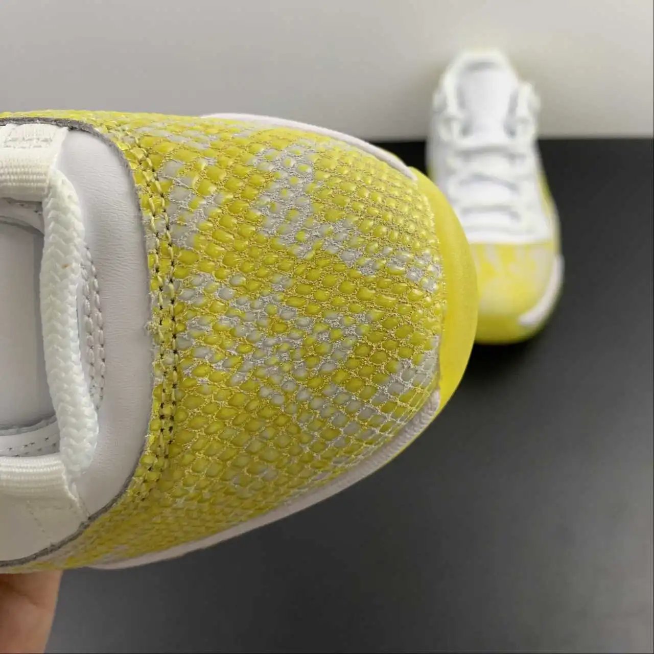 Air Jordan 11 AH7860-107 7