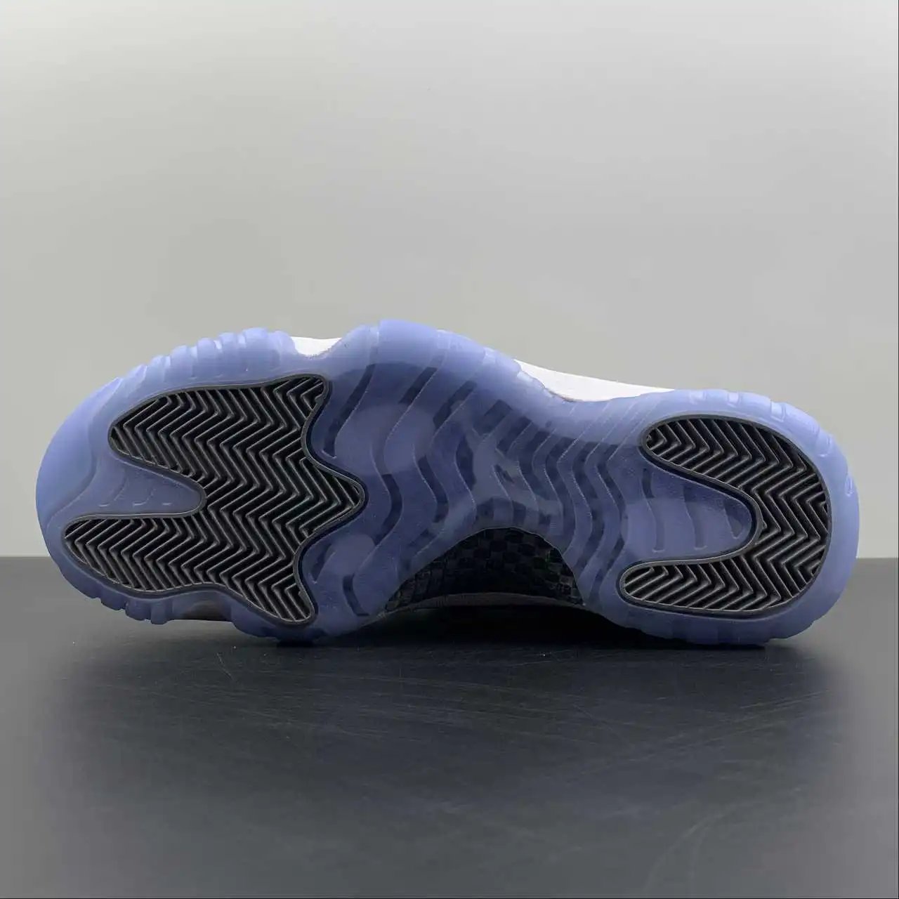 Air Jordan 11 CT8012-005 12