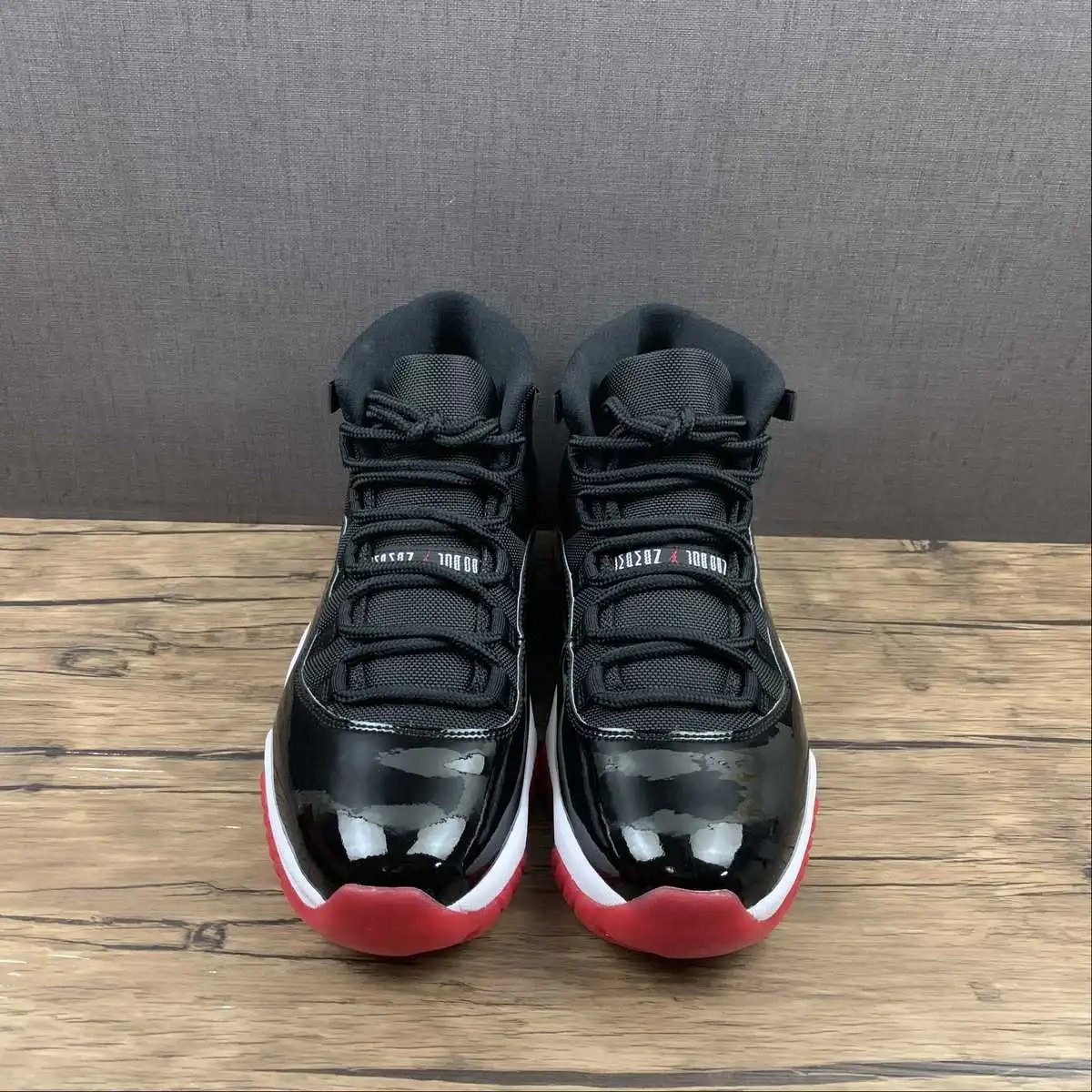 Air Jordan 11 378037-061 thumbnail 3
