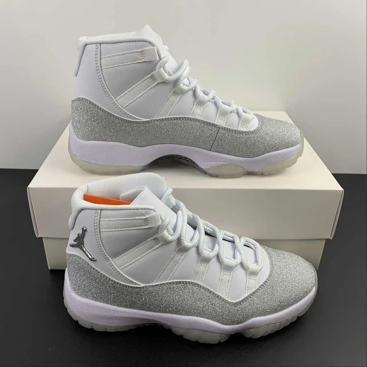 Air Jordan 11 AR0715-100