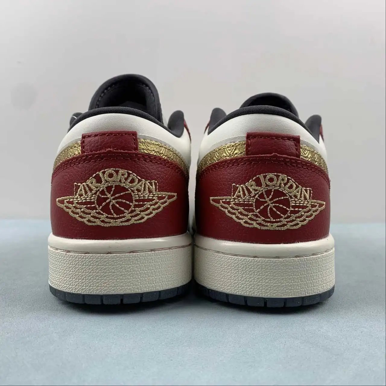 Air Jordan 1 Low FJ5735-100 thumbnail 4