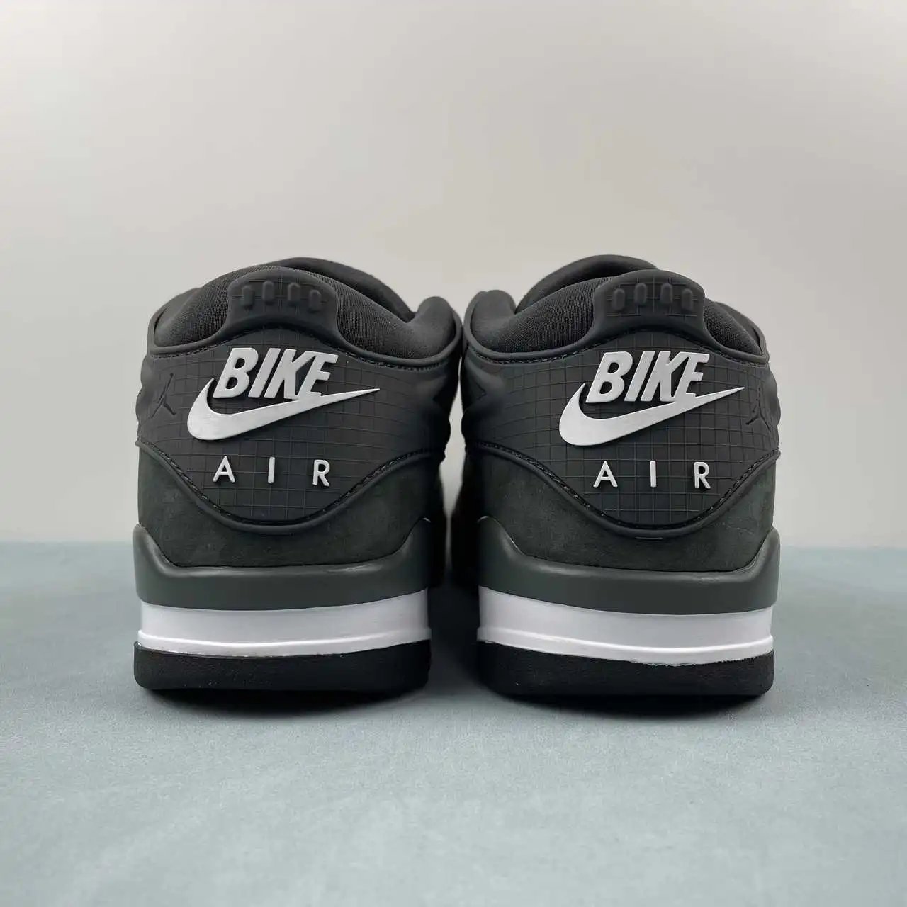Air Jordan 4 HF4334-004 thumbnail 3