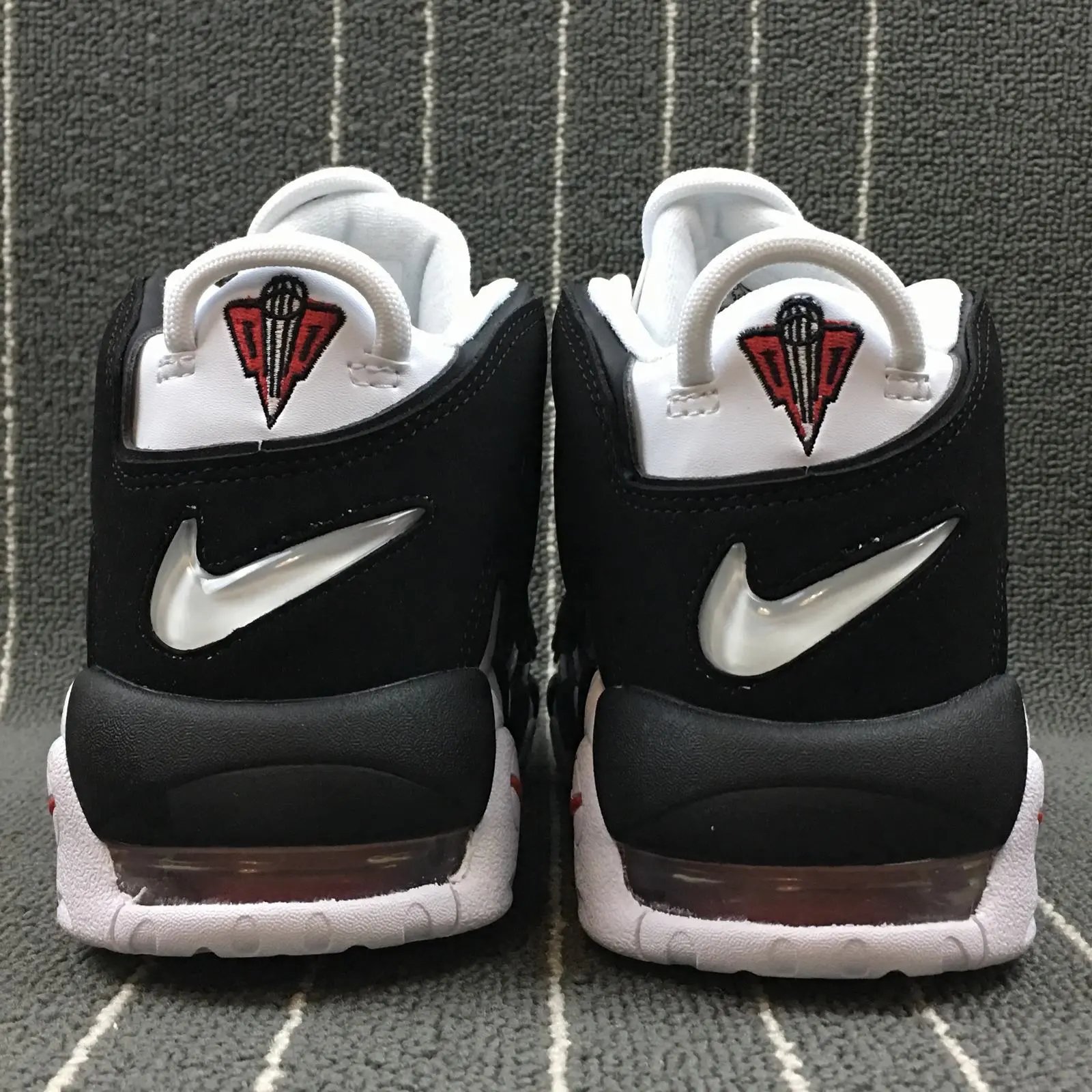 Nike Air More Uptempo Black White Red thumbnail 3
