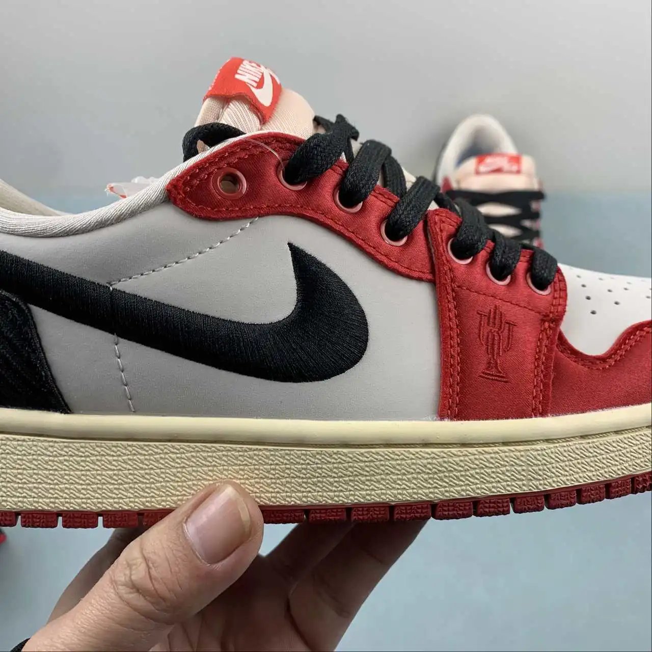 Air Jordan 1 Low FN0432-100 9