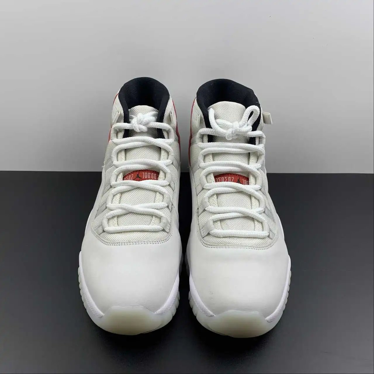 Air Jordan 11 378037-016 thumbnail 3
