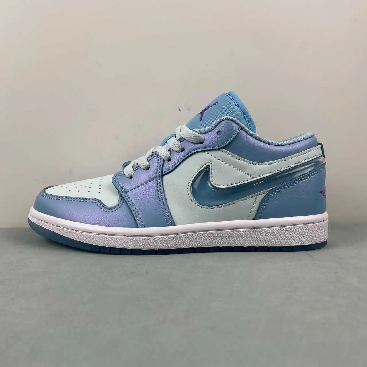Air Jordan 1 Low FN7366-400 5