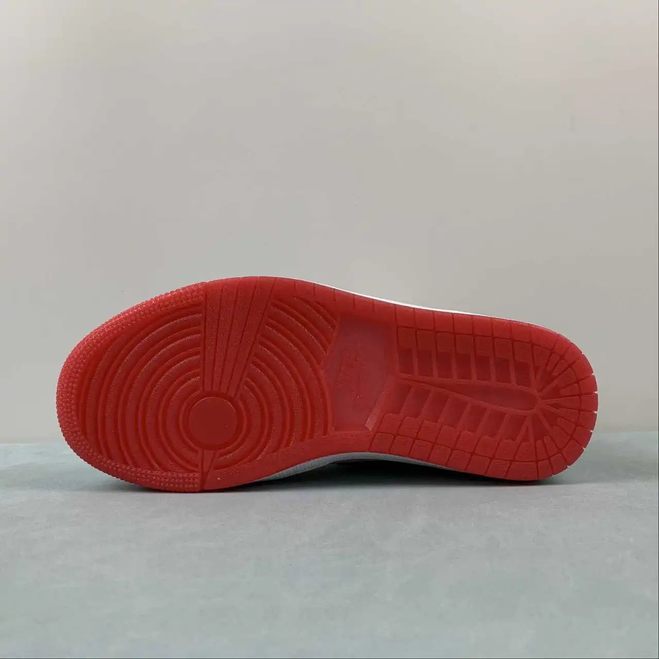 Air Jordan 1 Low FN8895-141 11