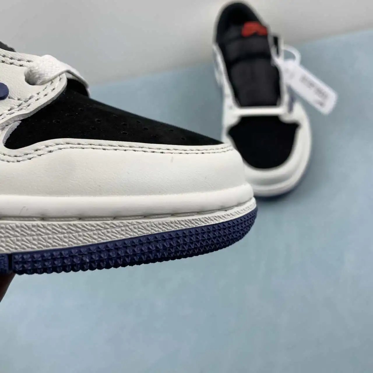 Air Jordan 1 Low DM7866-040 7