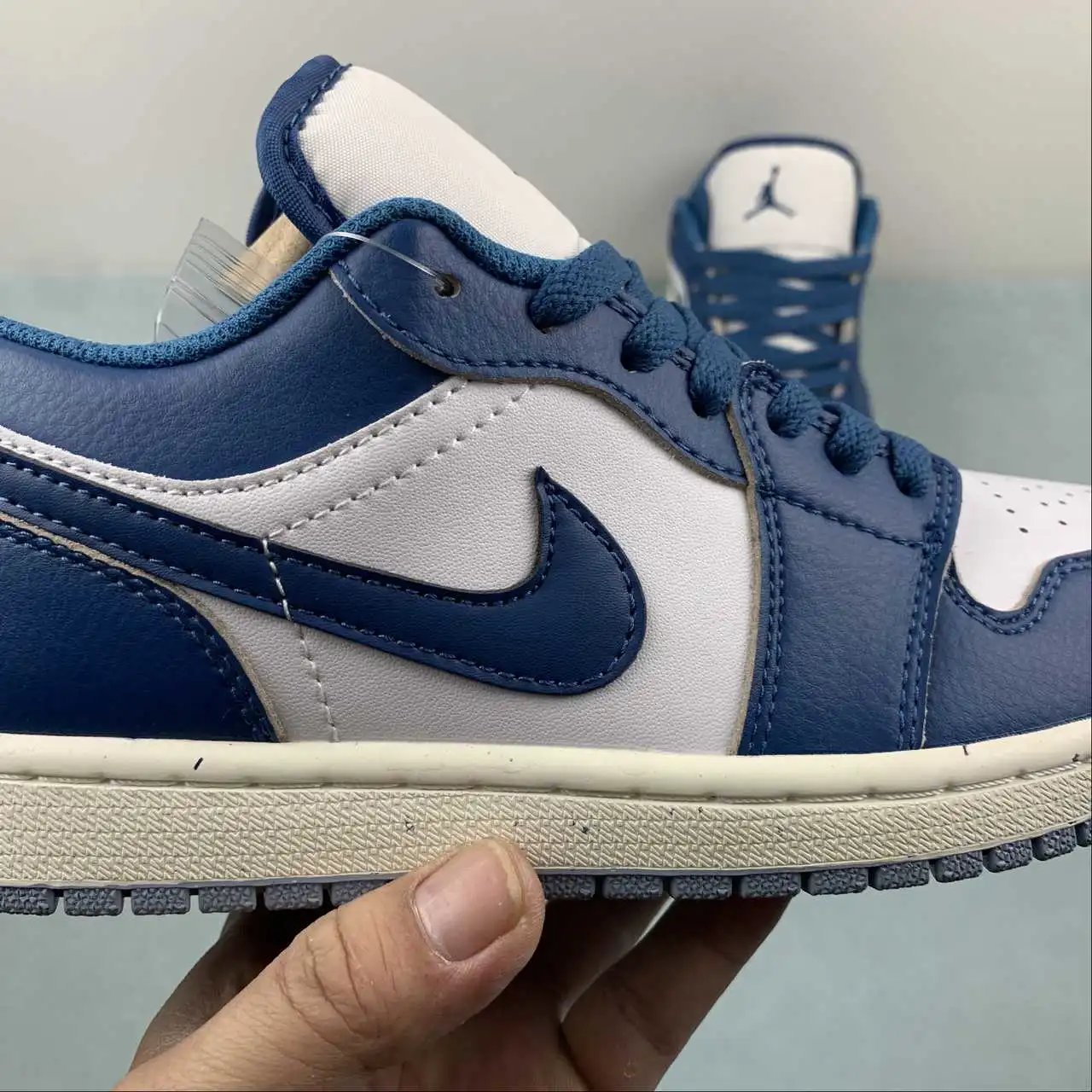 Air Jordan 1 Low FN5214-141 9