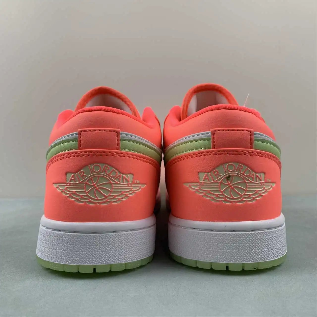 Air Jordan 1 Low FN6772-671 thumbnail 4