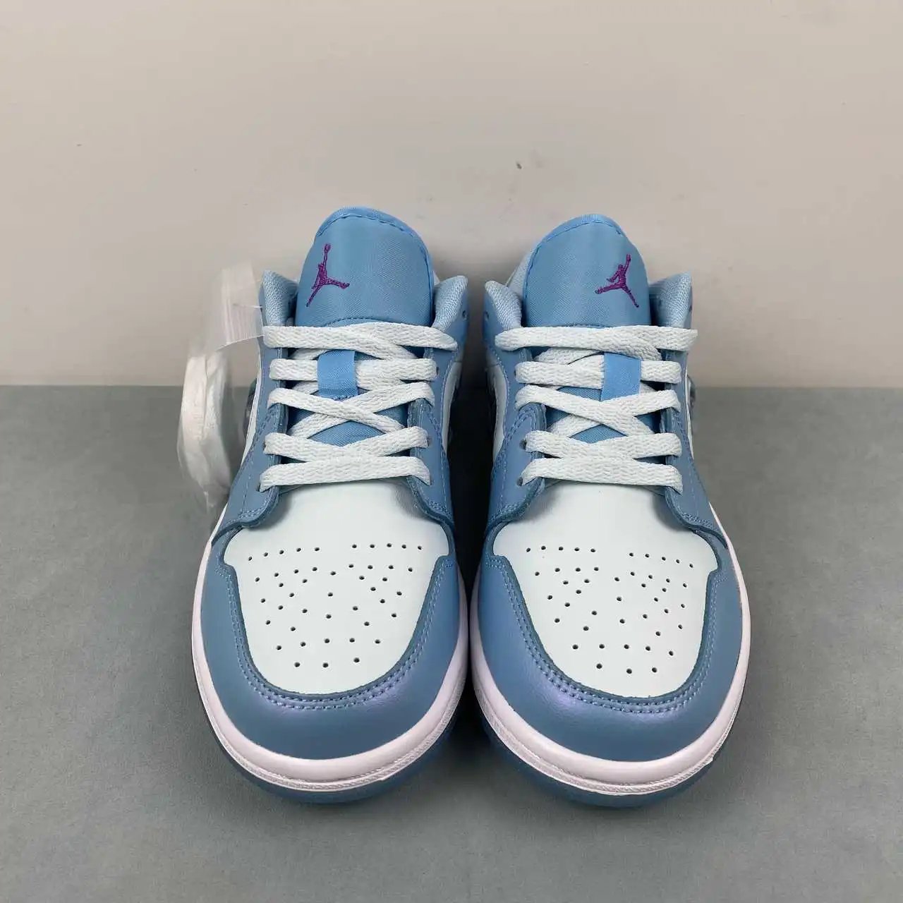 Air Jordan 1 Low FN7366-400 thumbnail 3