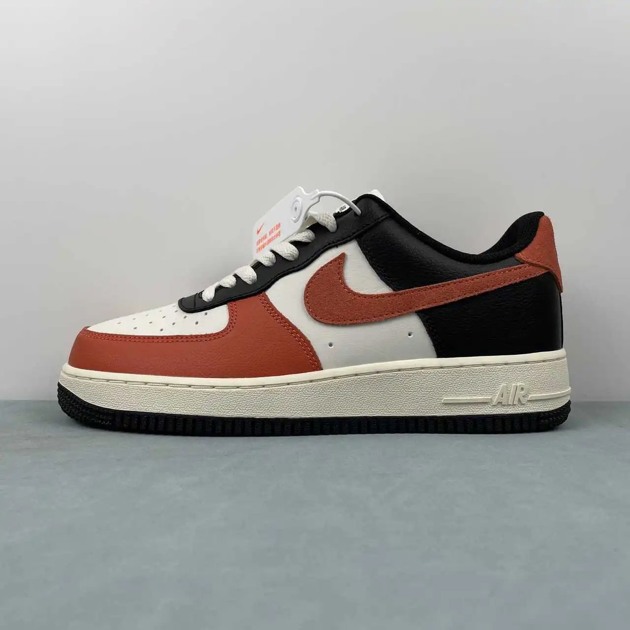 Nike Air Force 1 HQ4987-010 thumbnail 4