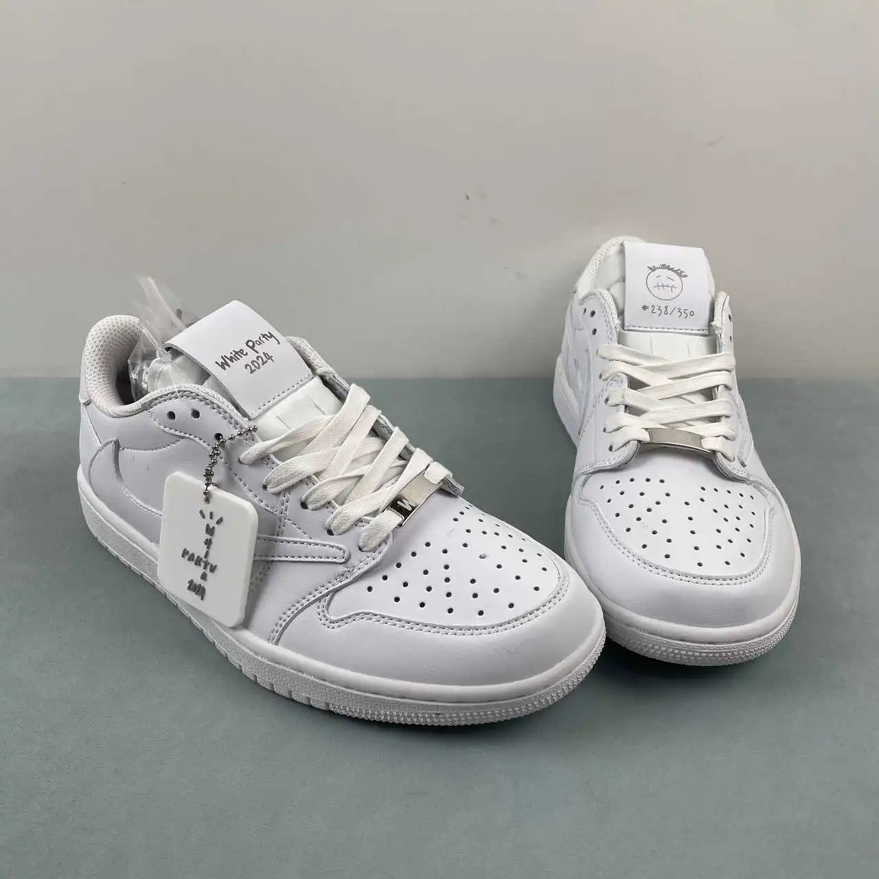 Trav#s Scot# × Air Jordan 1 Low DM7866-292 thumbnail 2