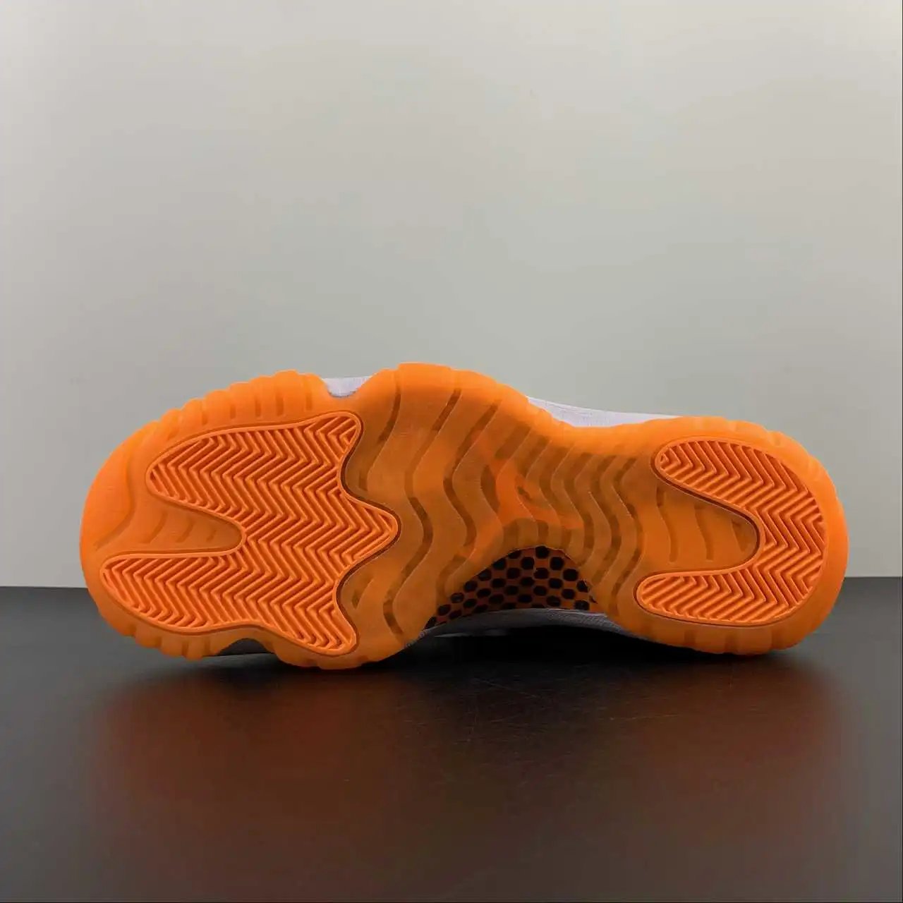 Air Jordan 11 AH7860-139 11