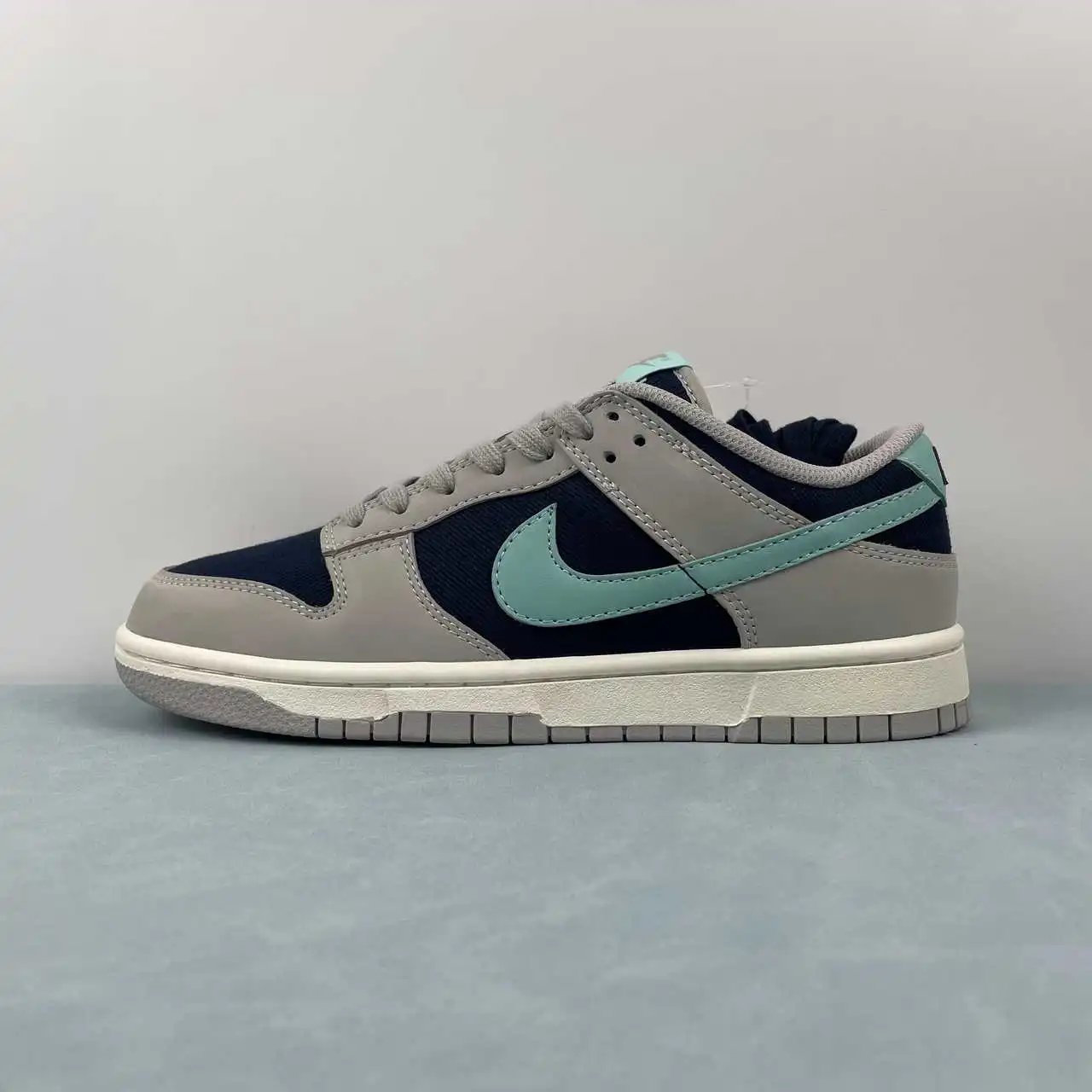 Nike Dunk Low FB8895-001 thumbnail 4