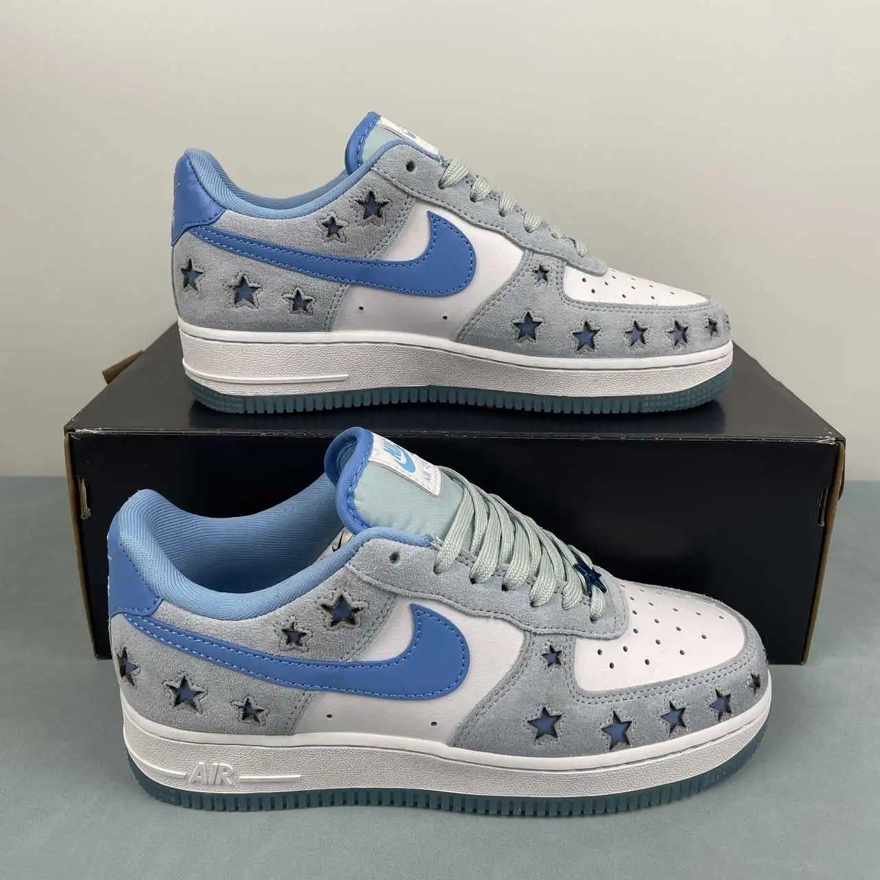 Nike Air Force 1 HQ8051-400