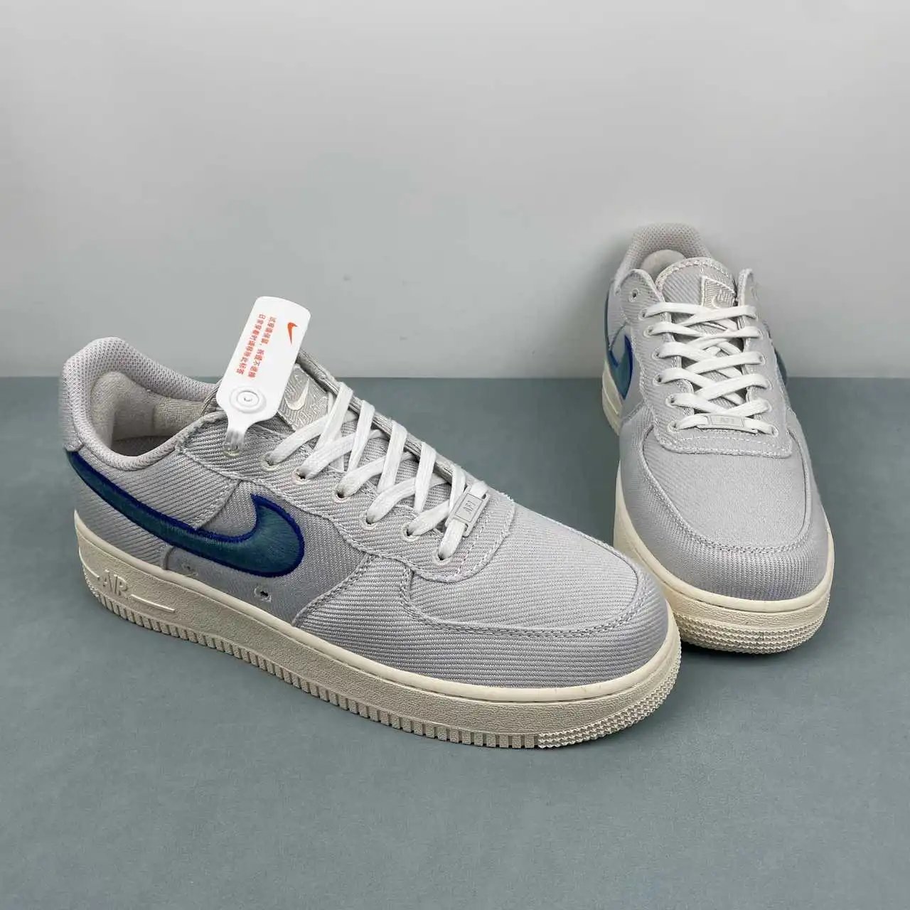 Nike Air Force 1 HV1204-001 thumbnail 2