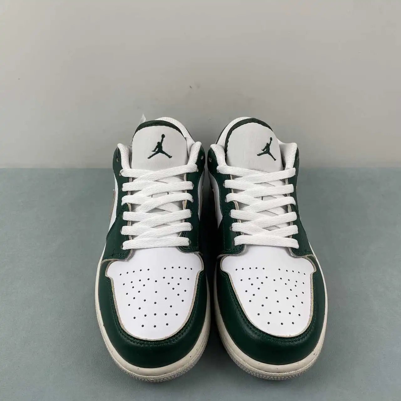 Air Jordan 1 Low FQ7687-300 thumbnail 3