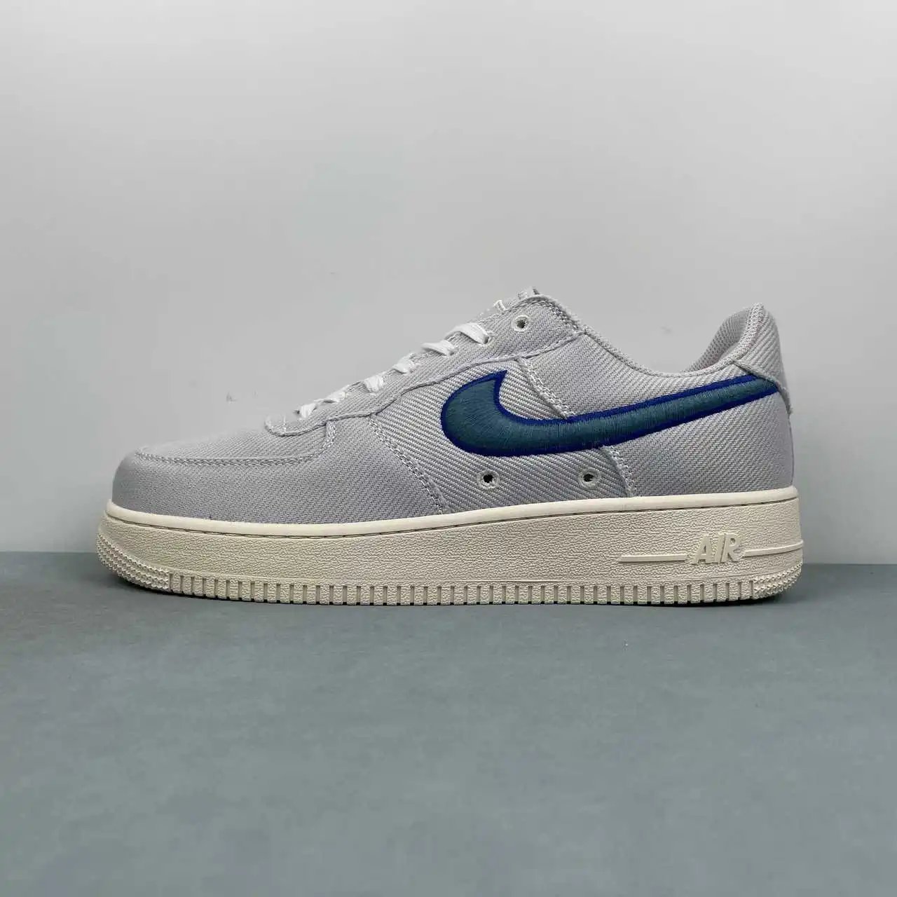 Nike Air Force 1 HV1204-001 thumbnail 4
