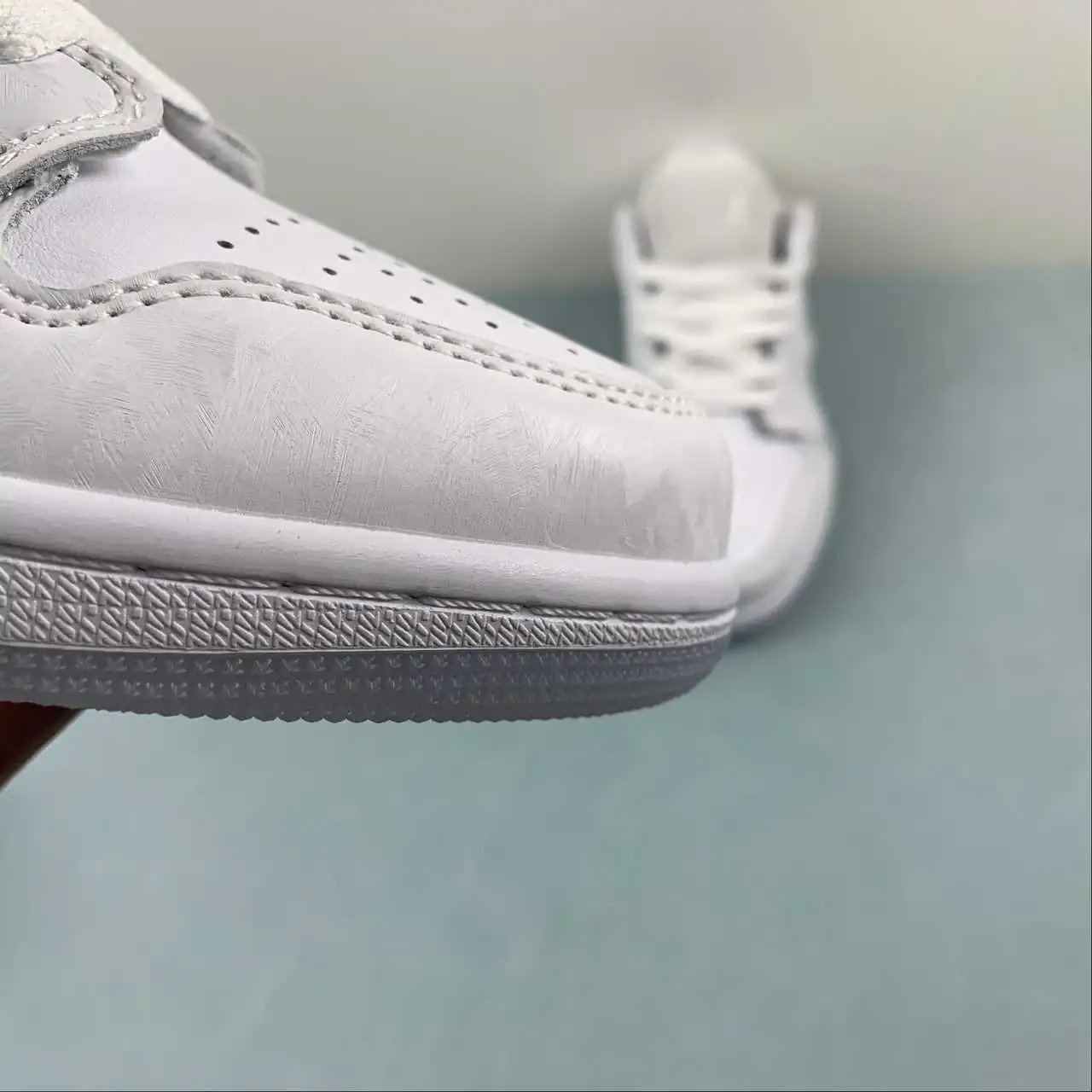 Air Jordan 1 Low FQ9112-100 7