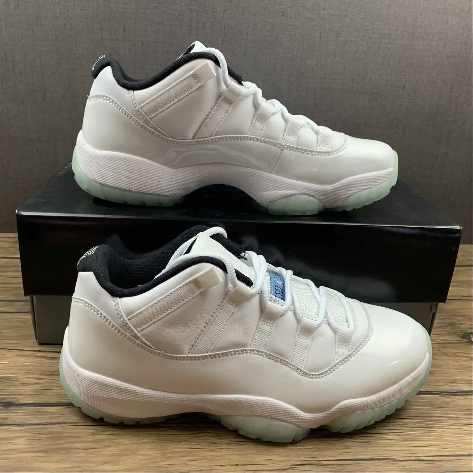 Air Jordan 11 528896-117