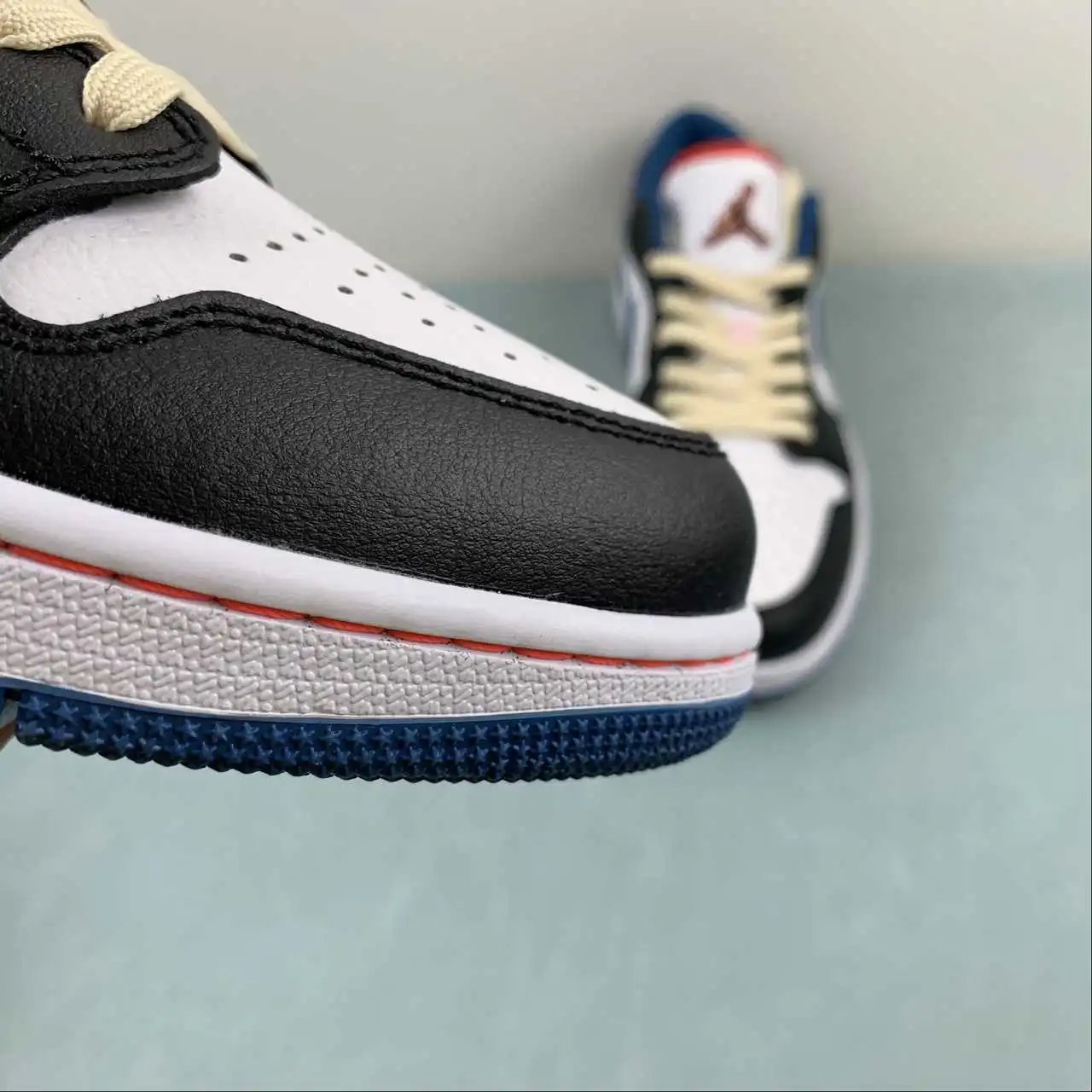 Air Jordan 1 Low FV3622-141 7