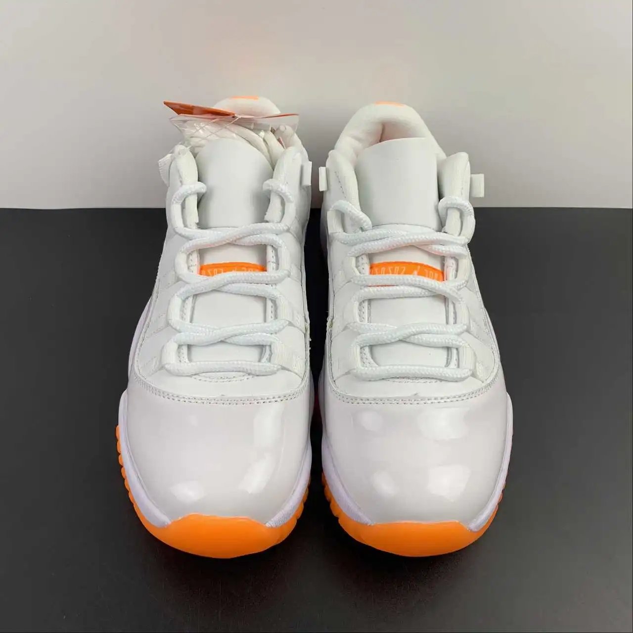 Air Jordan 11 AH7860-139 12