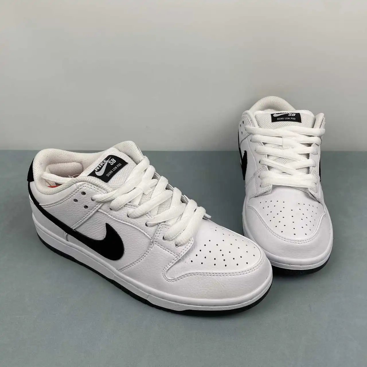 Nike Dunk Low HF3704-100 thumbnail 2