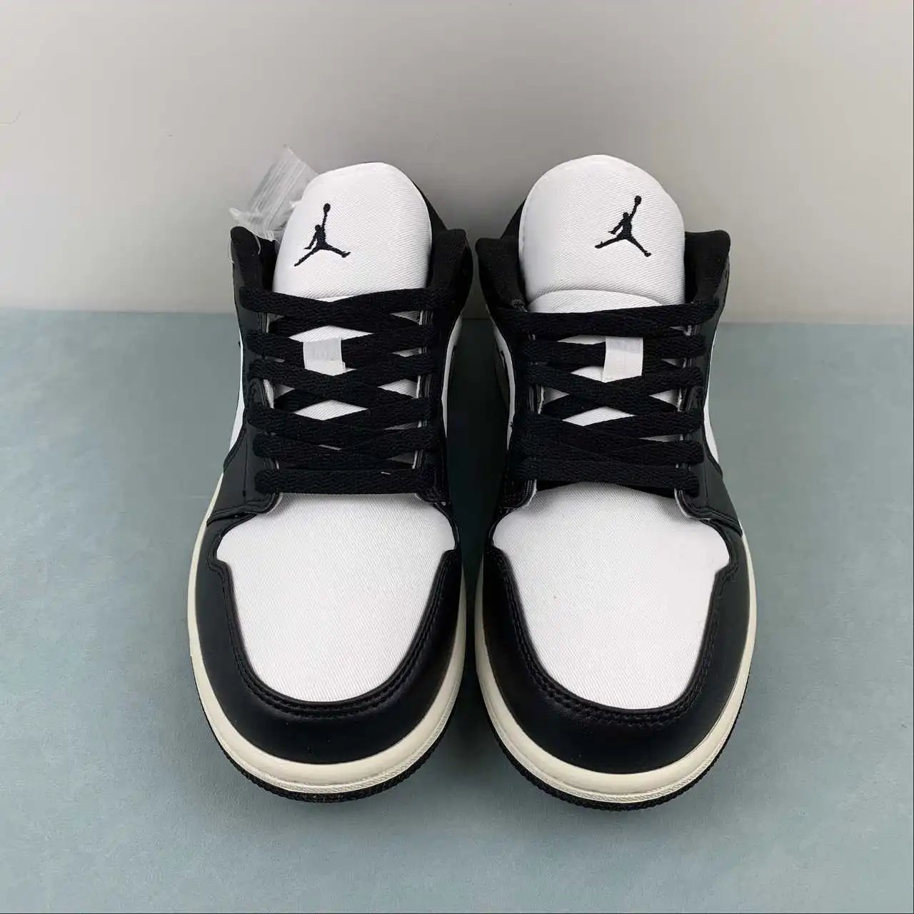 Air Jordan 1 Low FB9893-101 thumbnail 3